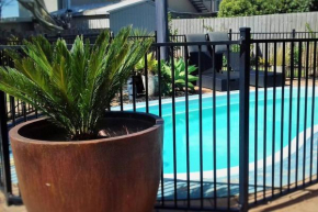 Ocean View Oasis, meters to beach & view divine!